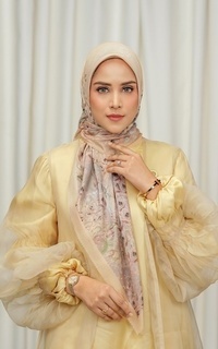 Hijab Motif The Ederra 2.0 Voile Square - Custard