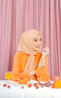Hijab Polos Kania Square - Peach