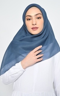 Plain Scarf Hijab Segi 4 Bella Basic Lasercut