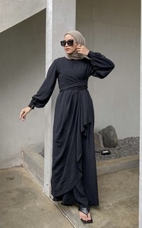 Long Dress Vervessa's Sada Draped Dress Black | Gamis Polos Basic Kerja PO 4 Days