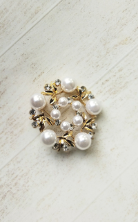 Bros Yui Assorted Pearl Brooch