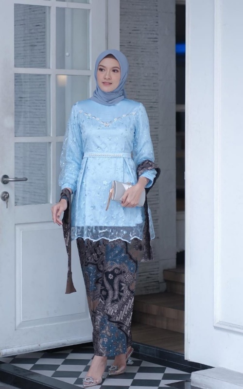 Setelan - Vervessa's Luire Sequin Set Dress Arctic | Setelan Kebaya dan Rok Raya Pesta Kondangan PO 1 Week - Arctic Blue