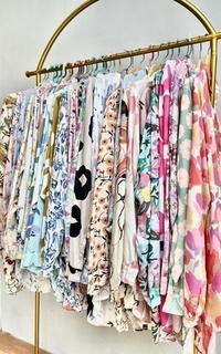 Blus Racin One Set Kemeja Rayon Motif dan Kulot Crinkle (2) - Setelan Wanita - Casual R-683610
