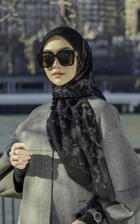 Hijab Motif Nada 2 Voile Square - Piano