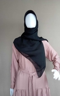 Hijab Polos Basic Voal Square in Black