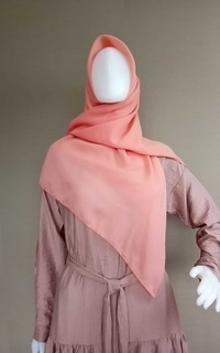 Hijab Polos Basic Voal Square in Peach