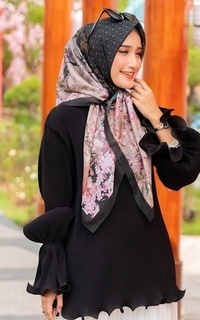 Printed Scarf Japan Series In Black