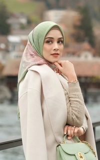 Hijab Motif Iseltwald Voile Square - Leaves