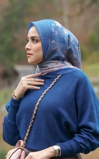 Hijab Motif Iseltwald Voile Square - Yale Blue