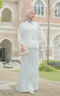 Blus Arumi Oneset White