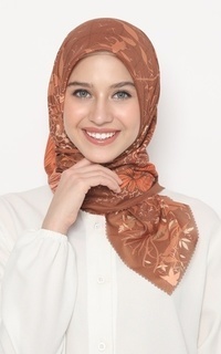 Hijab Motif Akeyla Damour Style Brown