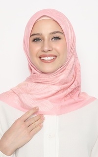 Hijab Motif Akeyla Damour Style Pink