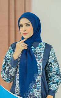 Hijab Polos Kelly Square in Estate Blue