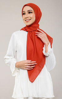 Plain Scarf Hijab Savra Anti Wringkle Red Ruby