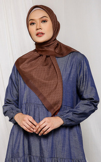 Hijab Motif The Tapis Square - Bombay Brown