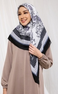 Printed Scarf Voal Hijab Segi Empat Dareen