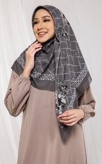 Printed Scarf Voal Hijab Segi Empat Fevziye