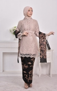 Matching Sets Vervessa's Lena Sequin Set Dress Nude | Setelan Kebaya dan Rok Raya Pesta Kondangan PO 1 Week