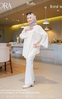 Blus Maetha - Blouse Wanita Lengan Panjang Muslim Izora Series Floral White-698531