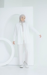 Kemeja Luna Oversize Linen Shirt White