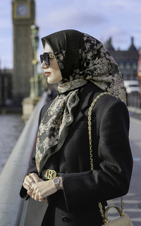 Hijab Motif British 2 Voile Square - Royal Guard