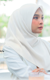 Hijab Polos Saffanah Basic Voal Plain Lasercut