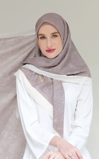 Printed Scarf Nayanika Hijab Motif Saphire Premium Mocca