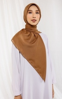 Hijab Polos Seya Square Hazelnut