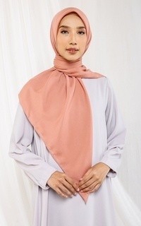 Hijab Polos Seya Square Blush