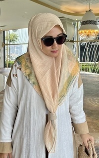 Hijab Motif Nourafa Abstract Scarf