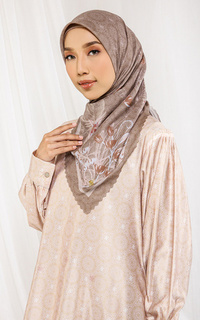 Hijab Motif Aiyana  Series Scarf Gold 