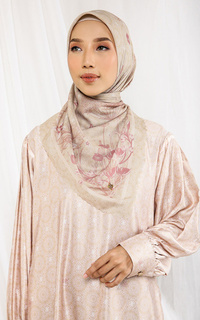 Hijab Motif Aiyana  Series Scarf Mustard