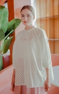 Kemeja Embroidery Floral Shirt - White