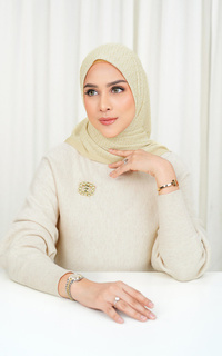 Hijab Motif Tapis Pleated Square - Ivory