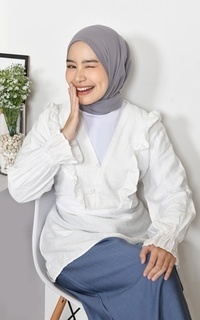 Blouse Mybamus Nadya Ruffle Tops – Blouse V Neck – Atasan Wanita Muslim Broken White M18347 R88S3-707700