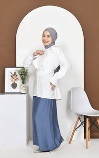 Blouse Mybamus Nadya Ruffle Tops – Blouse V Neck – Atasan Wanita Muslim Broken White M18347 R88S3-707702