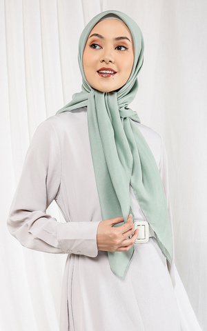 Plain Scarf Hijup Basic Clara Square Green Milieu