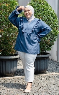 Blus Siselyo x Helsyanandaa Elina Ruffle Blouse Bigsize - Sea M18169 R41S6