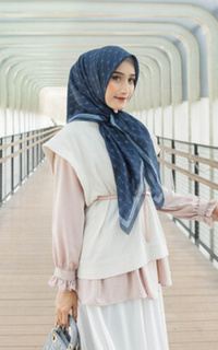 Hijab Motif Monosha Series in Navy