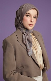 Hijab Motif Bundling Bamed X Kami Orva London Scarf Truffle