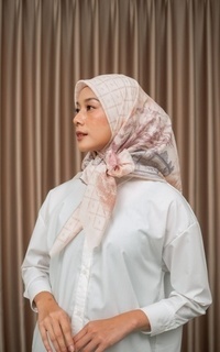 Hijab Motif Scarf Carousel Soft Peach