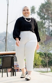 Celana Siselyo Gumi Ankle Pants Broken White M18477 R79S3