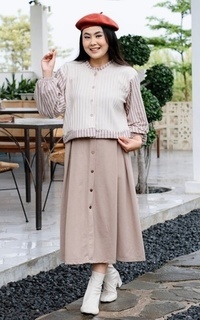 Blus Yoenik Apparel Yeonwu Outer Crop Oat - Stripe Khaki M18481 R50S6