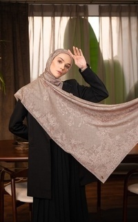 Hijab Motif Lathika Scarf Cinnamon