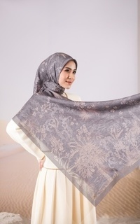 Hijab Motif Montana Scarf Fialova