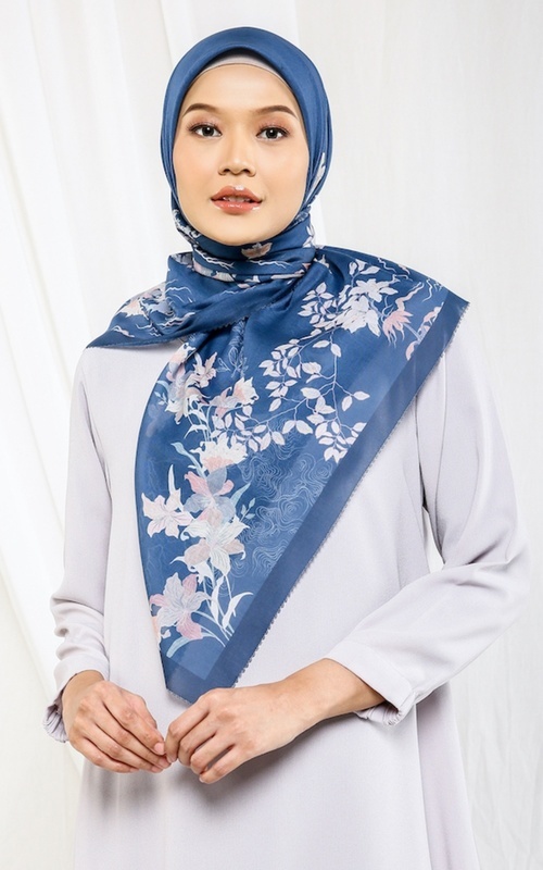 Hijab Motif - Hijup Rihlah Scarf Navy - Navy