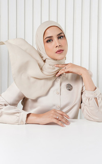 Hijab Polos Cassie Square - Semolina