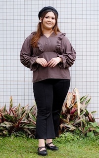 Blus Siselyo x Helsyanandaa Elina Ruffle Blouse Bigsize - Walnut M18200 R76S5