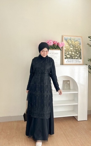 Vest Mahra Outer Black