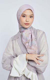 Hijab Motif Kami Haruna Flowers Signature Scarf Berry